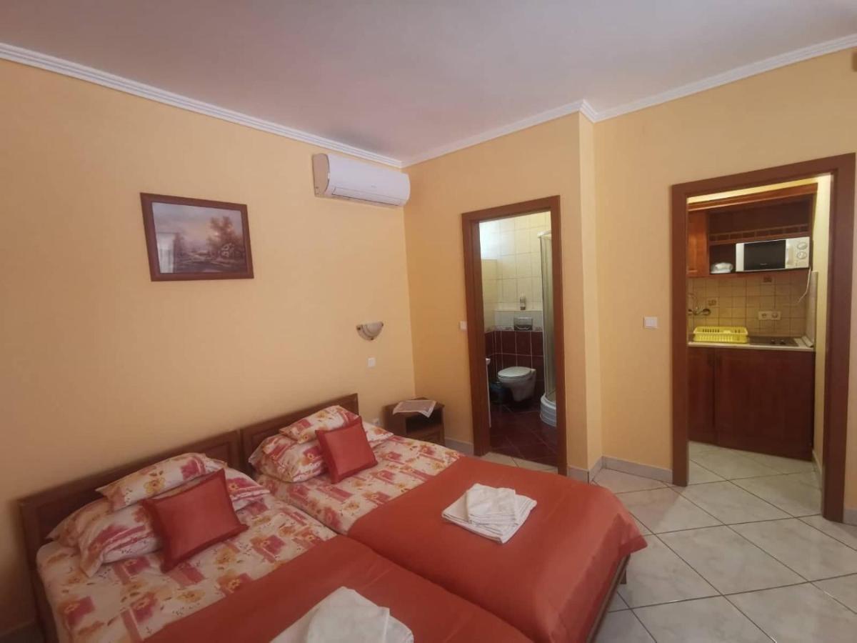 Harmonia Panzio Hotel Sarospatak Bagian luar foto