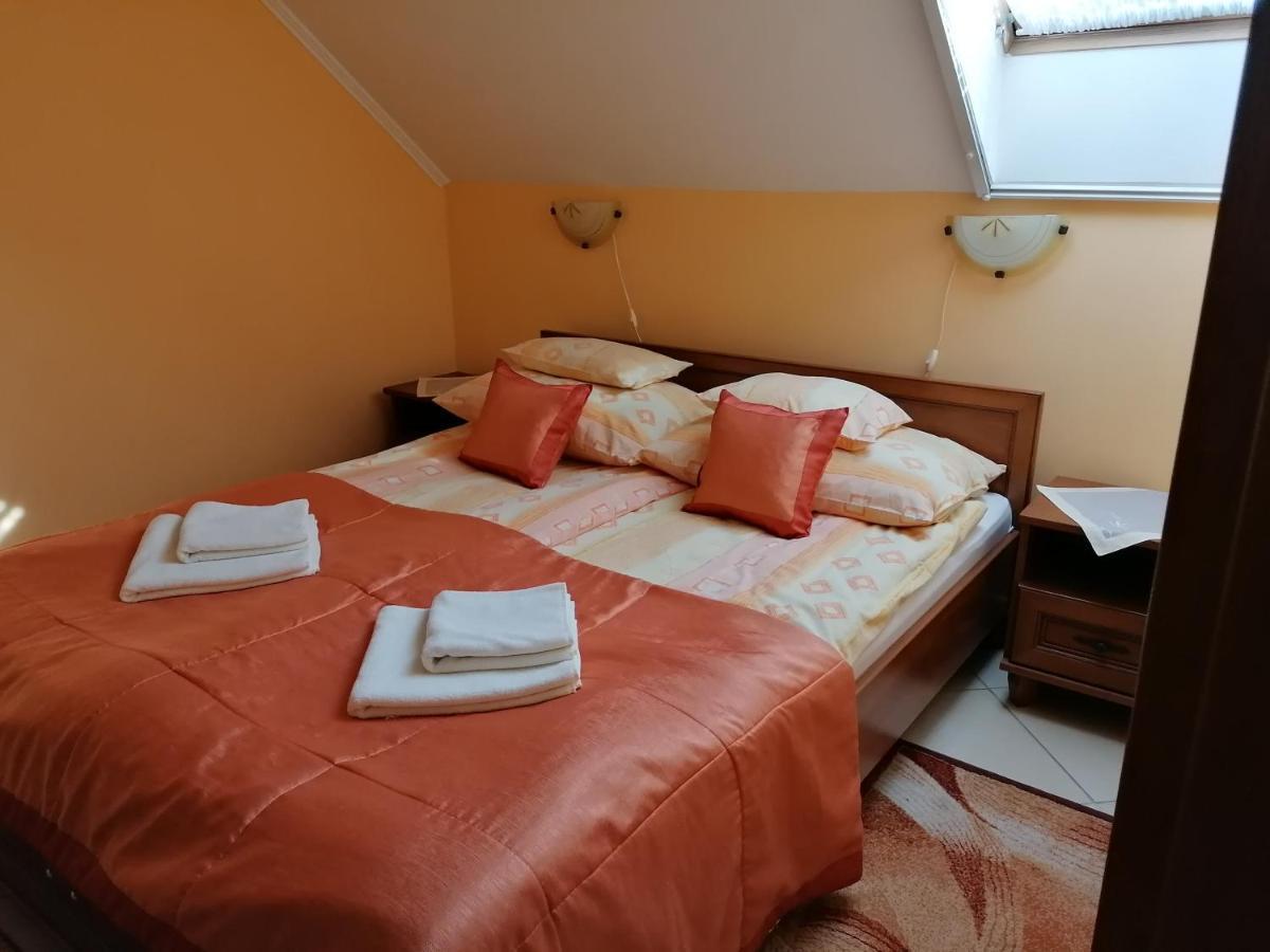 Harmonia Panzio Hotel Sarospatak Bagian luar foto