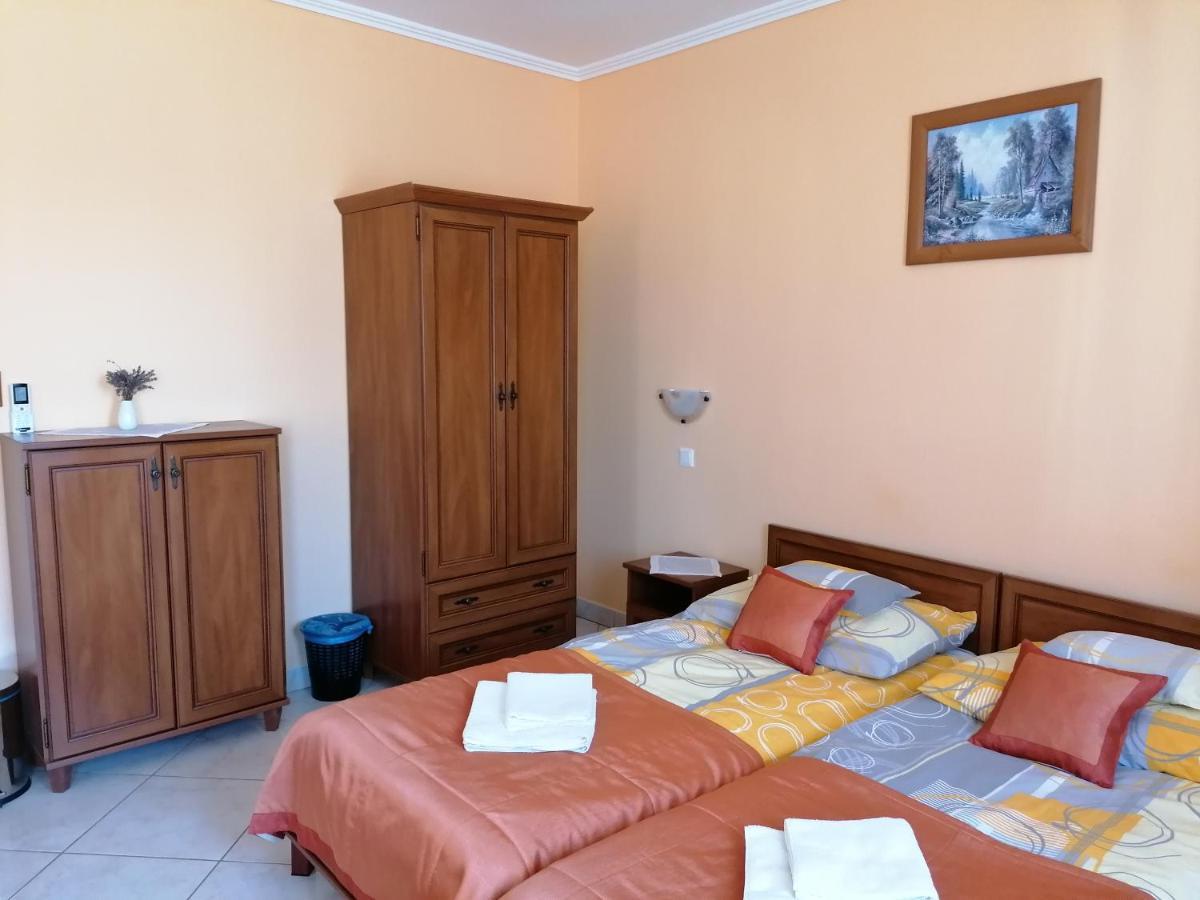 Harmonia Panzio Hotel Sarospatak Bagian luar foto