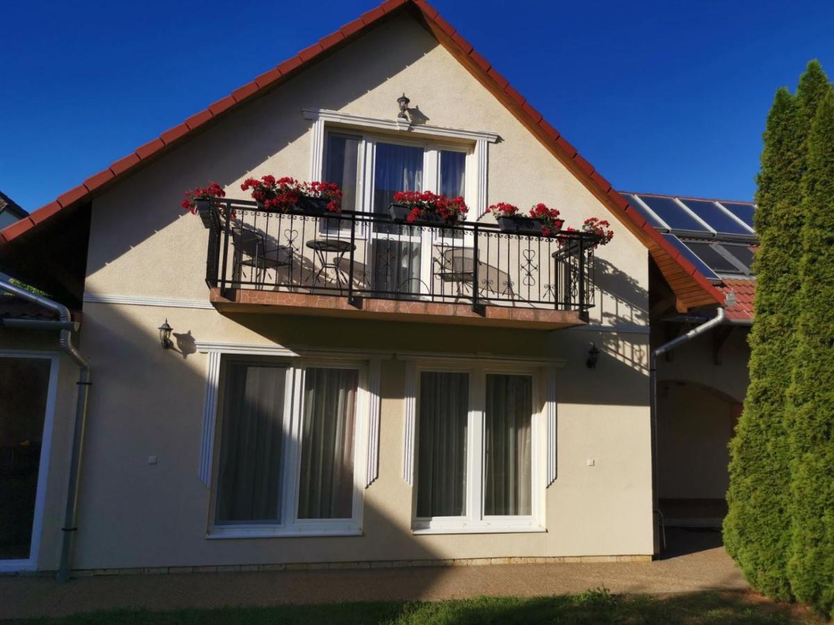 Harmonia Panzio Hotel Sarospatak Bagian luar foto