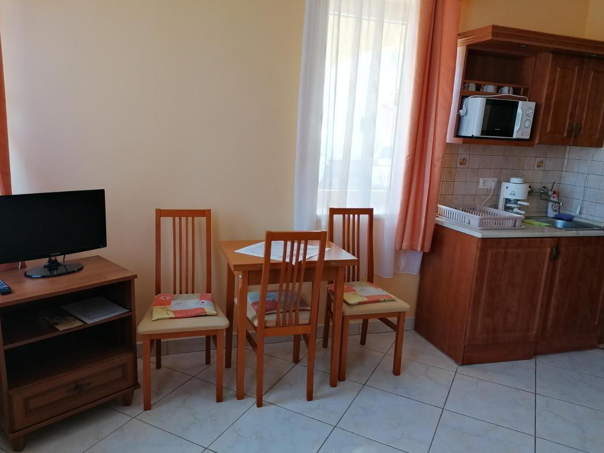 Harmonia Panzio Hotel Sarospatak Bagian luar foto
