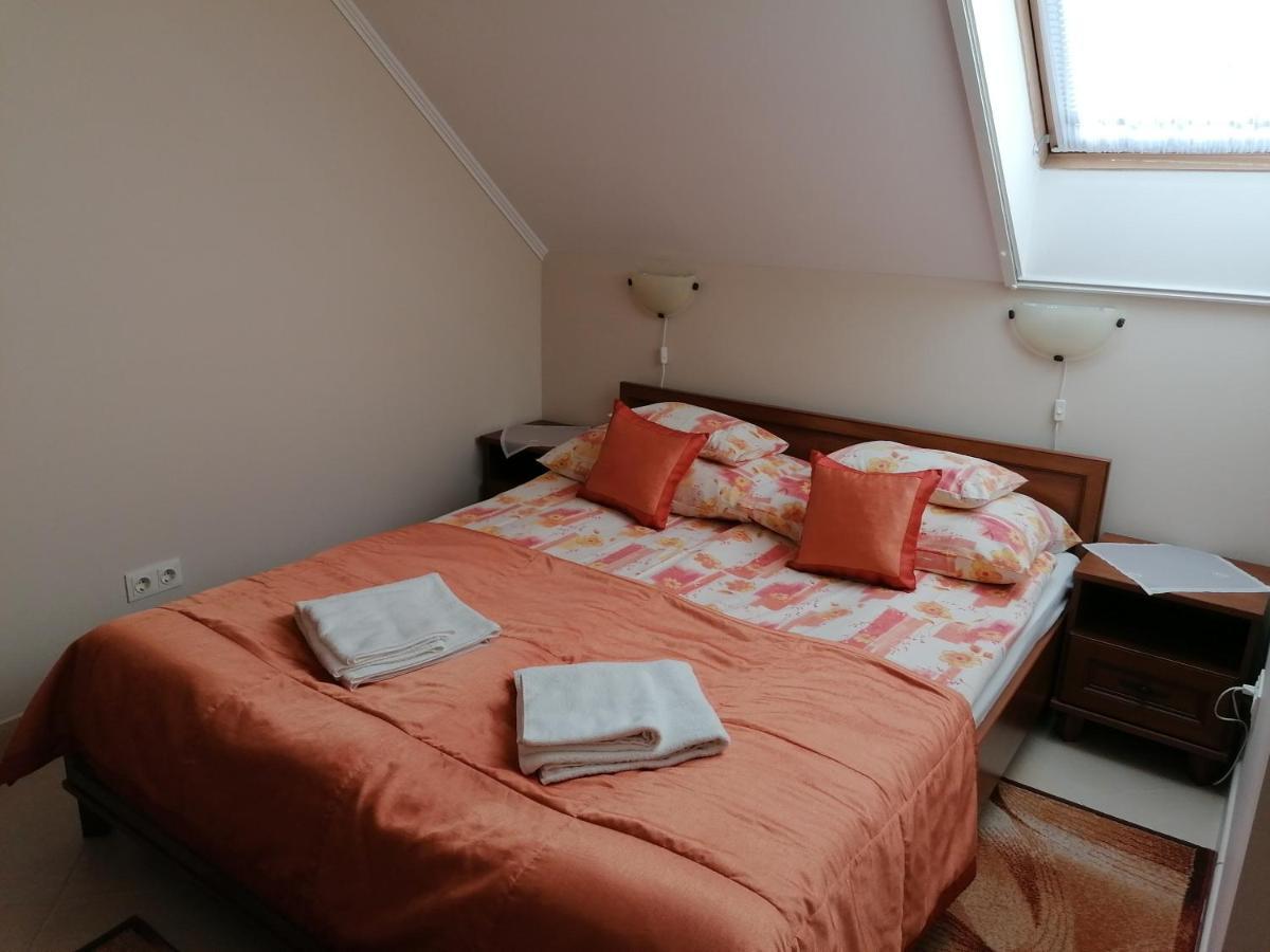 Harmonia Panzio Hotel Sarospatak Bagian luar foto