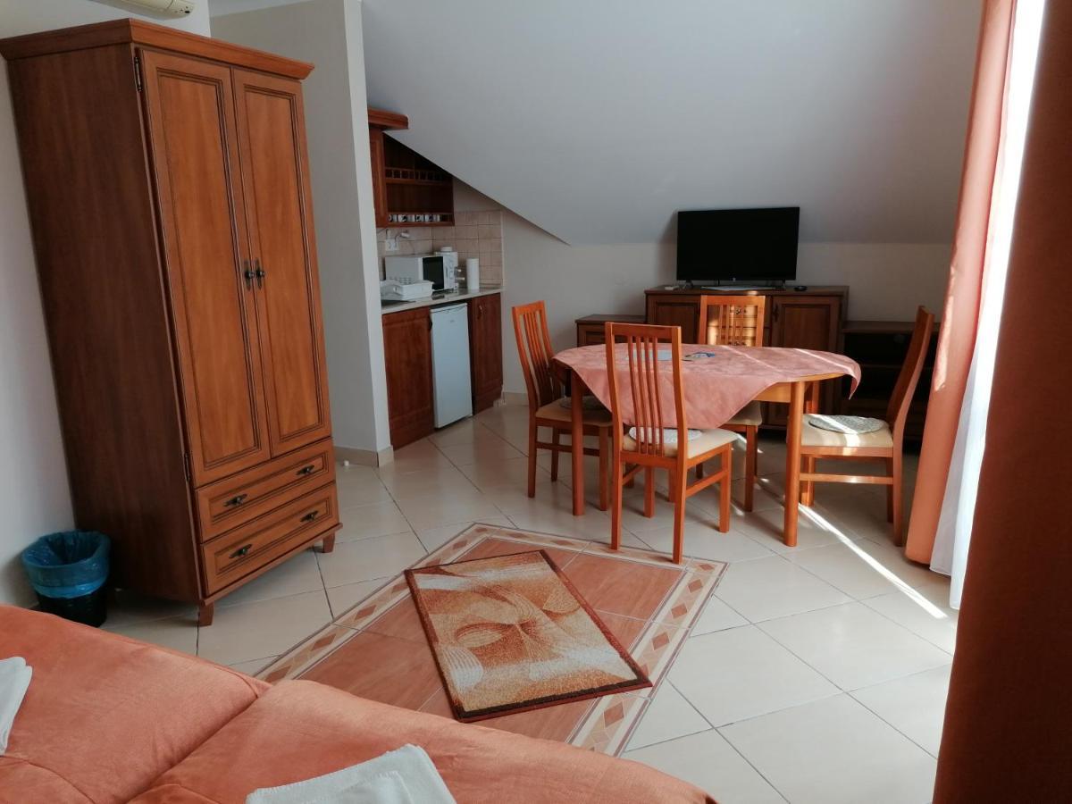 Harmonia Panzio Hotel Sarospatak Bagian luar foto