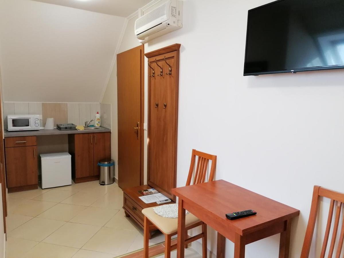 Harmonia Panzio Hotel Sarospatak Bagian luar foto