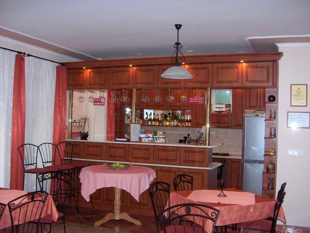Harmonia Panzio Hotel Sarospatak Bagian luar foto